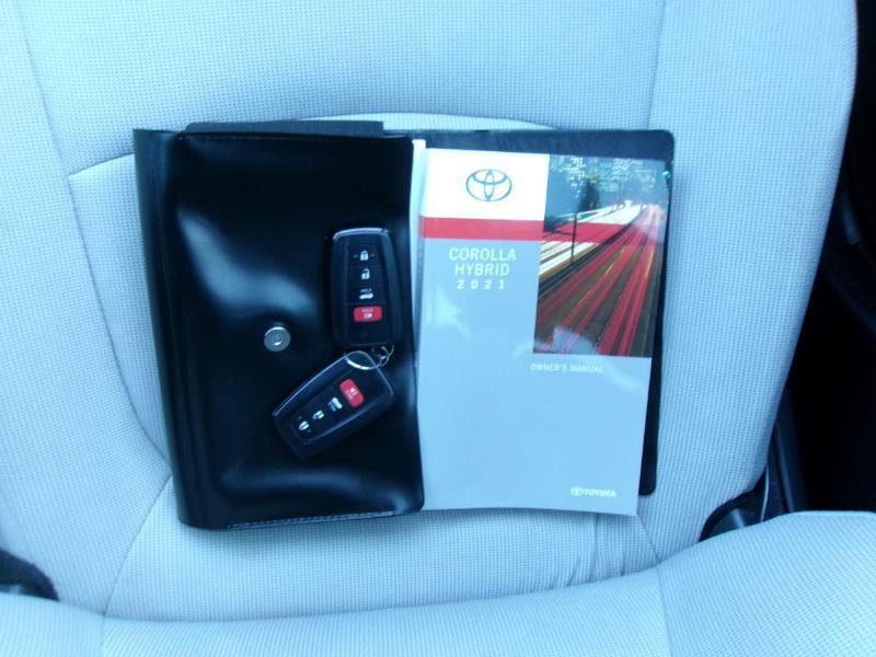Toyota Corolla LE Hybrid 2021