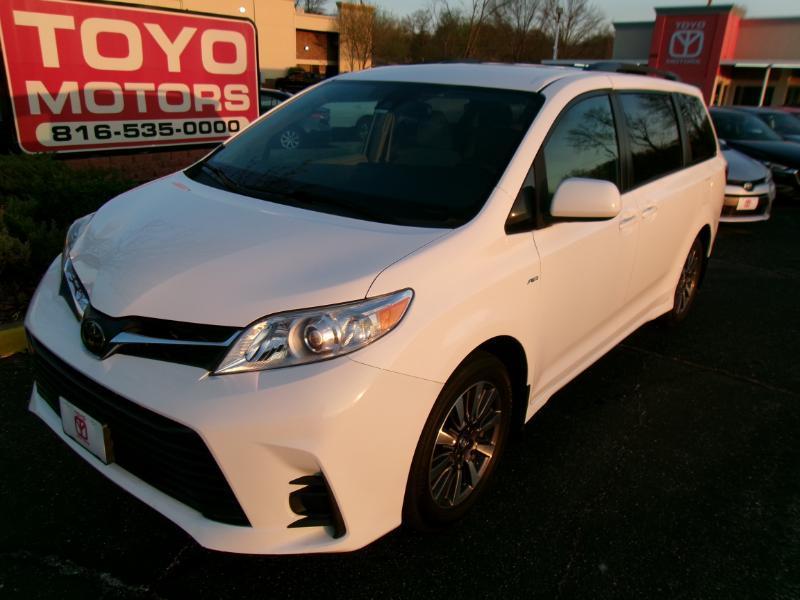 2020 Toyota Sienna LE 7-Passenger AWD