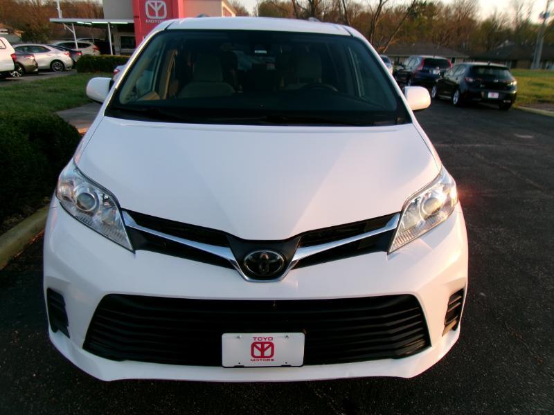 Toyota Sienna LE 7-Passenger AWD 2020