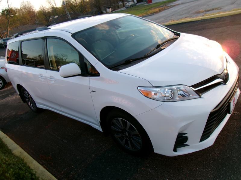 Toyota Sienna LE 7-Passenger AWD 2020