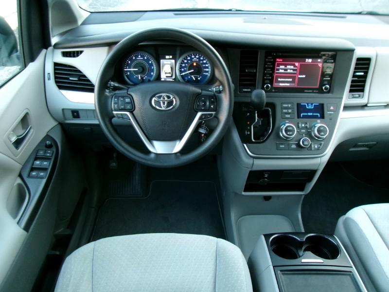 Toyota Sienna LE 7-Passenger AWD 2020