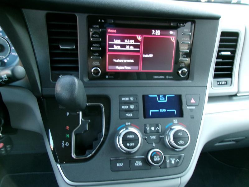 Toyota Sienna LE 7-Passenger AWD 2020