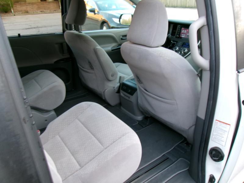 Toyota Sienna LE 7-Passenger AWD 2020