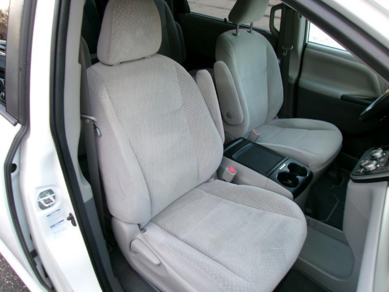 Toyota Sienna LE 7-Passenger AWD 2020