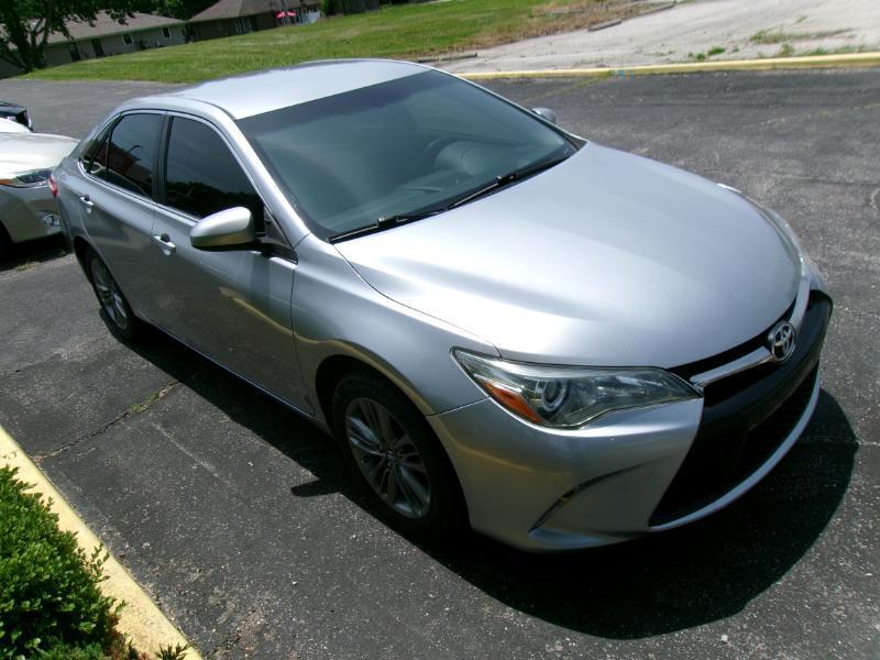 Toyota Camry SE 2017