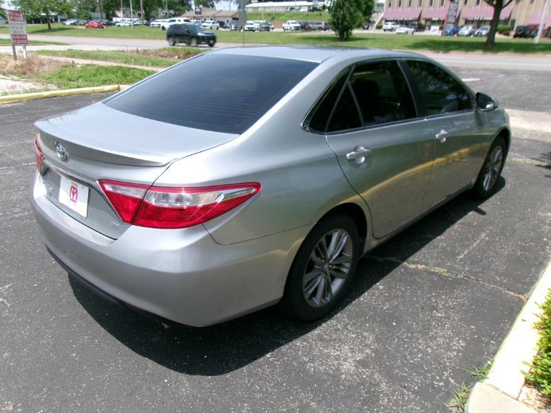 Toyota Camry SE 2017