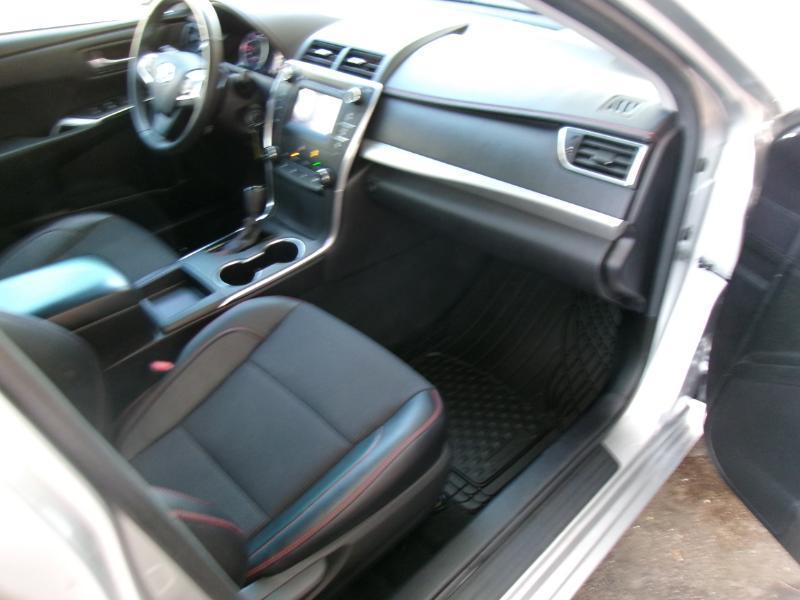 Toyota Camry SE 2017