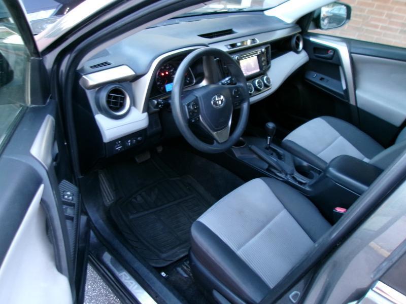 Toyota RAV4 LE FWD 2015