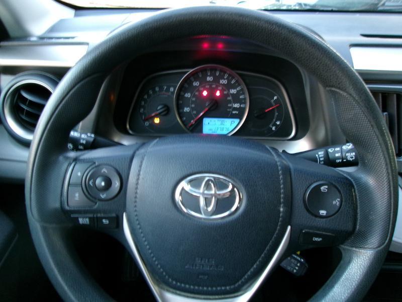 Toyota RAV4 LE FWD 2015