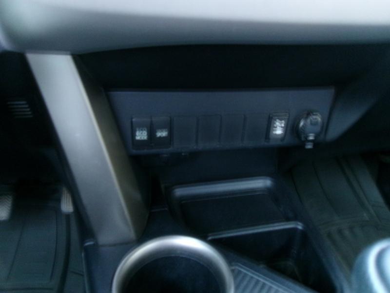 Toyota RAV4 LE FWD 2015