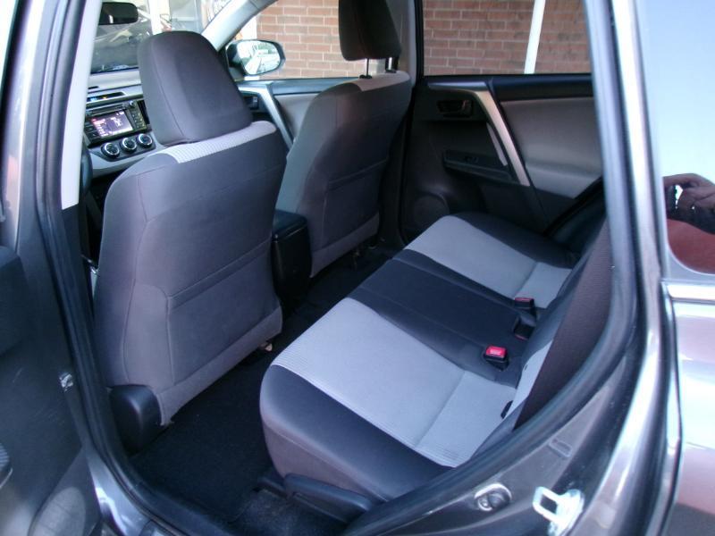 Toyota RAV4 LE FWD 2015