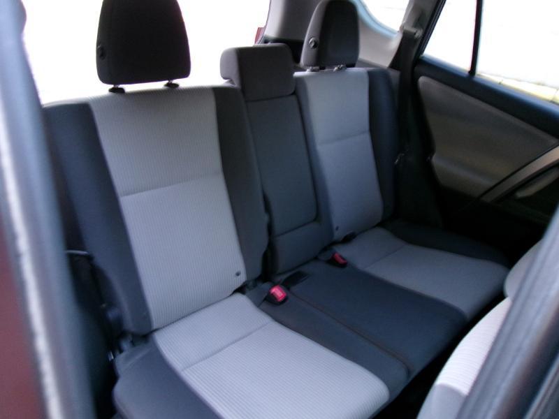 Toyota RAV4 LE FWD 2015
