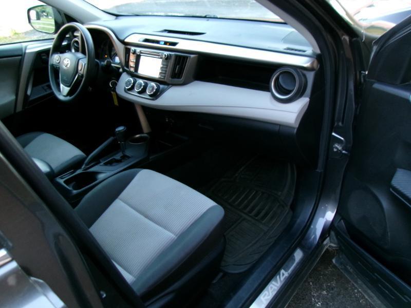 Toyota RAV4 LE FWD 2015