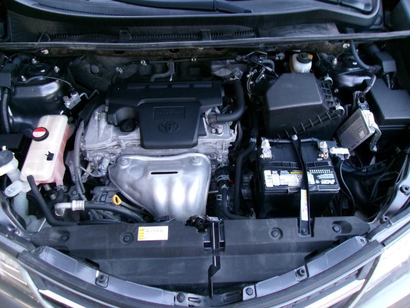 Toyota RAV4 LE FWD 2015
