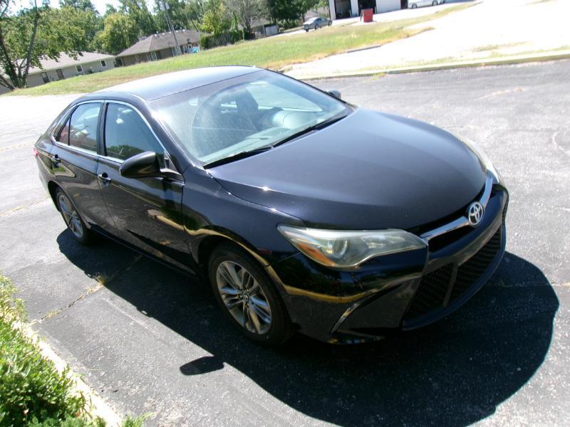 Toyota Camry SE 2017