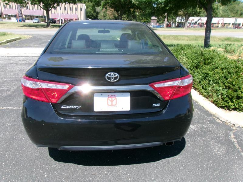 Toyota Camry SE 2017