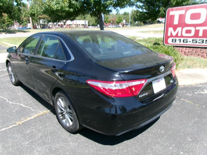 Toyota Camry SE 2017