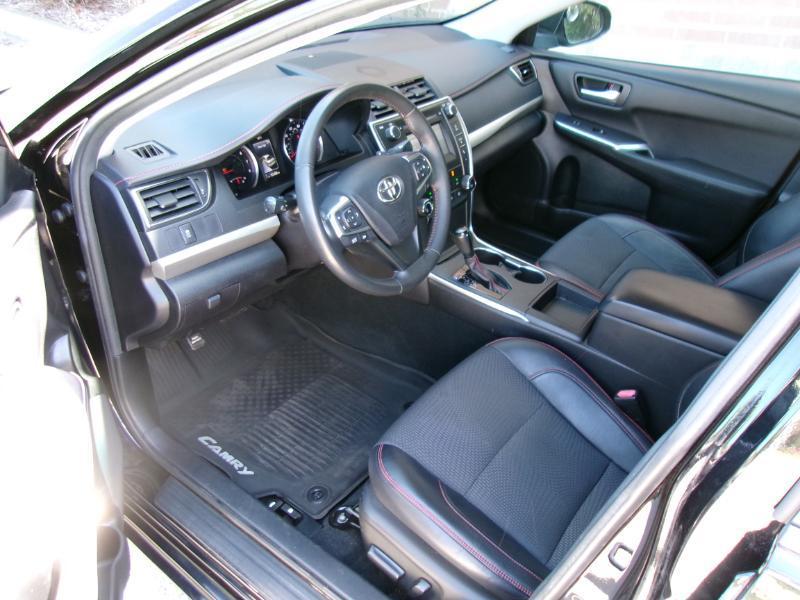 Toyota Camry SE 2017