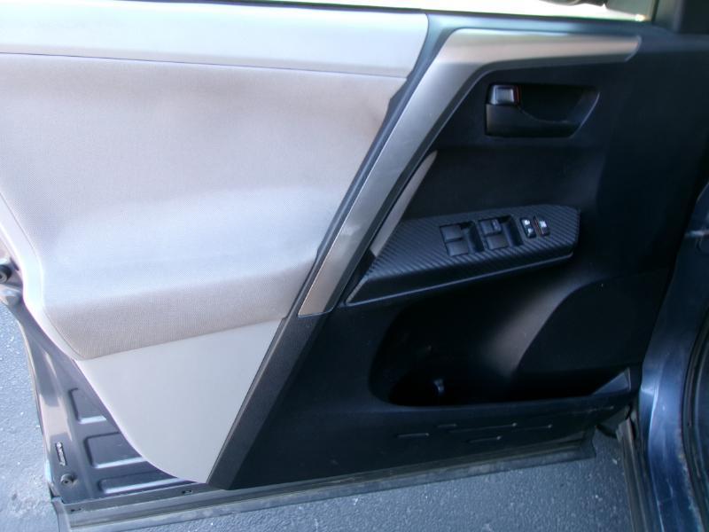 2013 Toyota RAV4 XLE - Photo 8