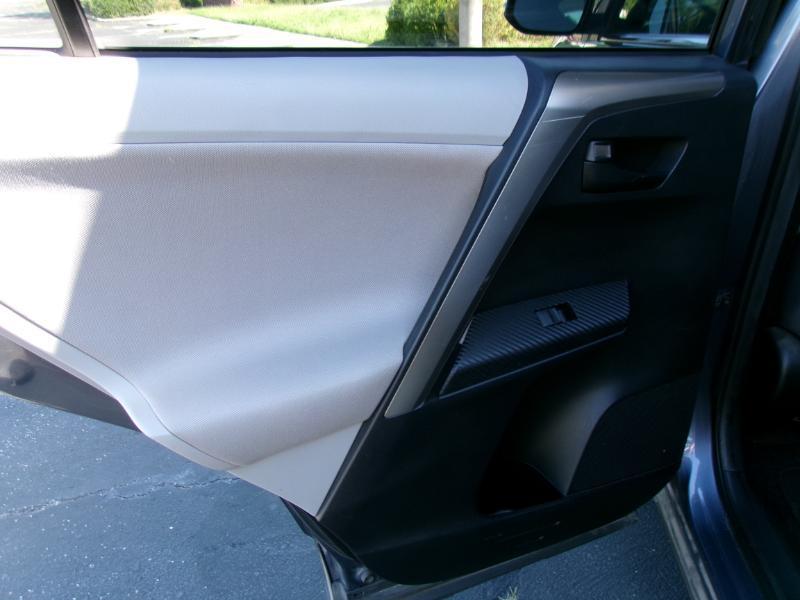 2013 Toyota RAV4 XLE - Photo 15