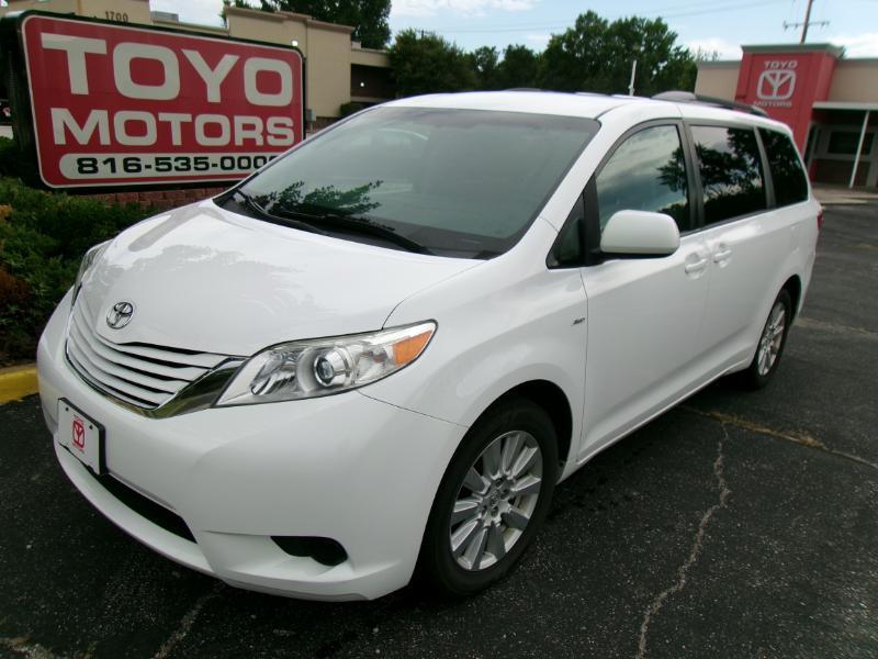 2017 Toyota Sienna LE 7-Passenger AWD
