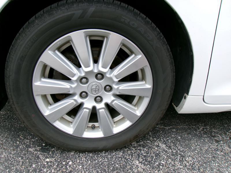 2017 Toyota Sienna LE - Photo 26