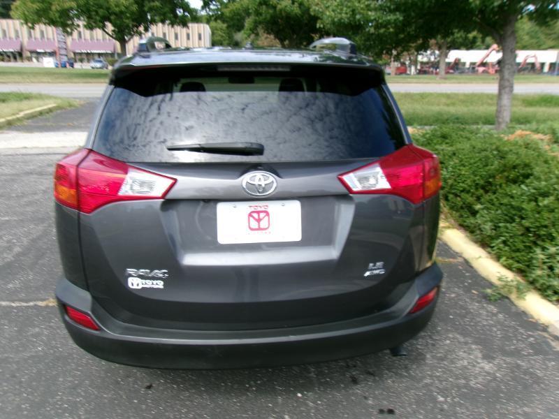 Toyota RAV4 LE AWD 2015