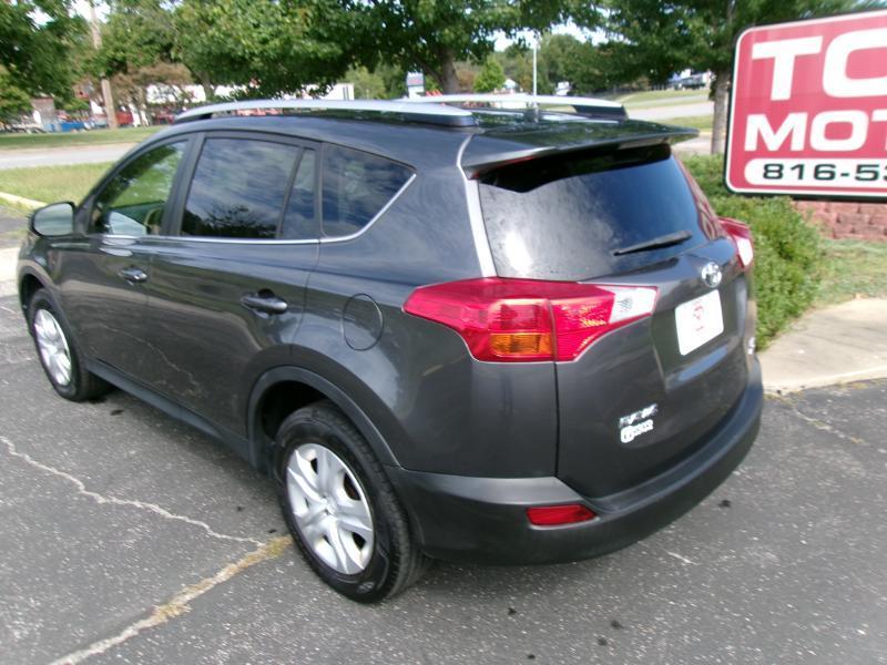 Toyota RAV4 LE AWD 2015
