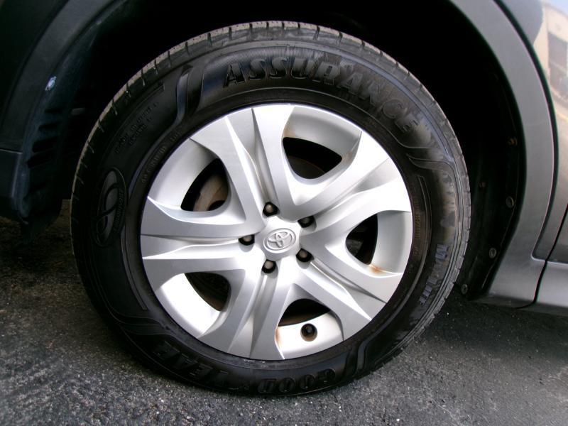 Toyota RAV4 LE AWD 2015