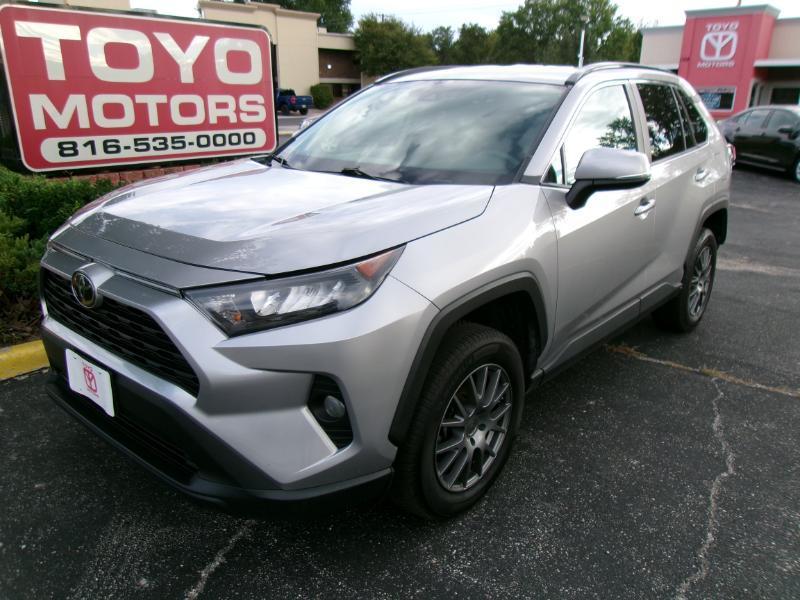 Toyota RAV4 LE AWD 2019