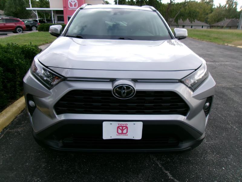 Toyota RAV4 LE AWD 2019