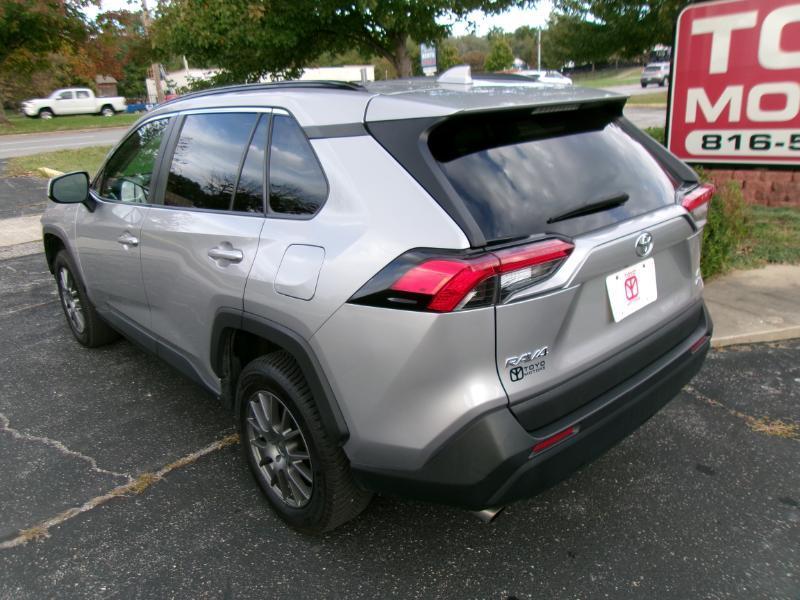 Toyota RAV4 LE AWD 2019