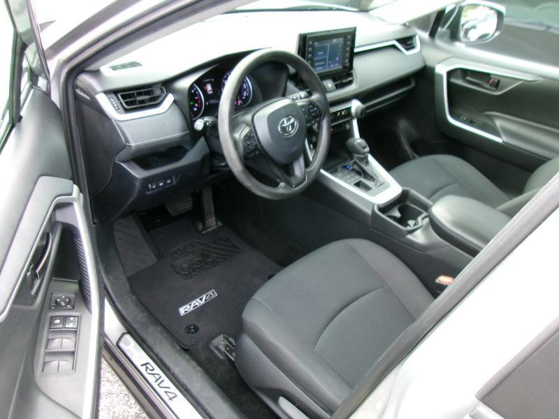 Toyota RAV4 LE AWD 2019