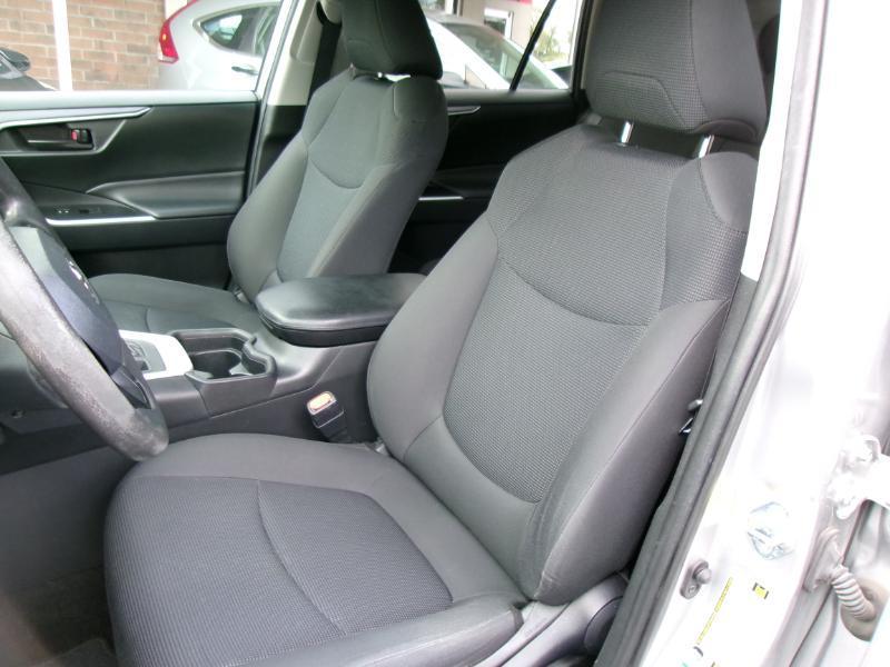Toyota RAV4 LE AWD 2019
