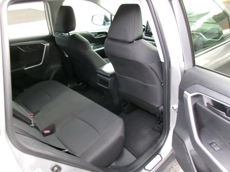 Toyota RAV4 LE AWD 2019
