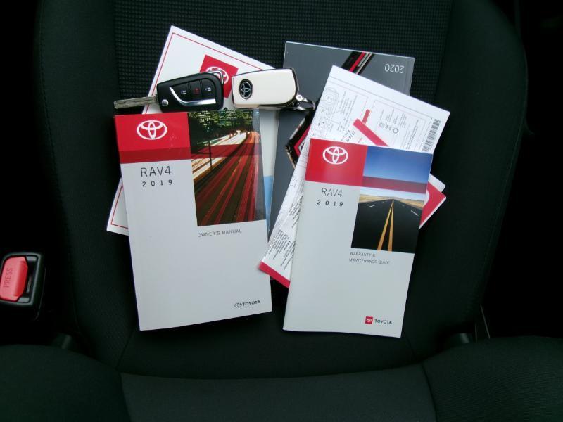 Toyota RAV4 LE AWD 2019