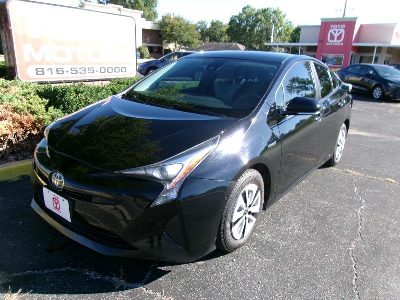 Toyota Prius Two 2017