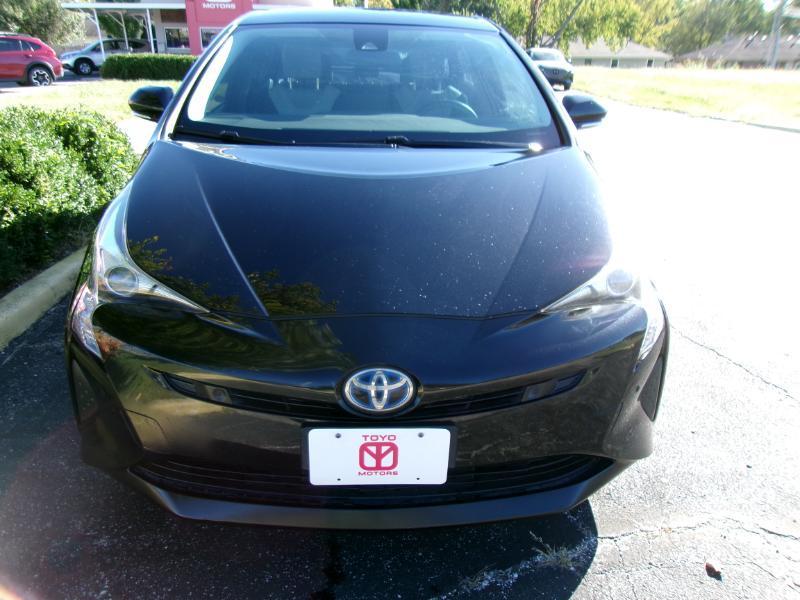 Toyota Prius Two 2017