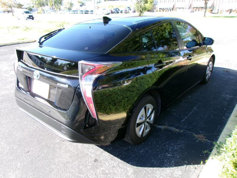 Toyota Prius Two 2017