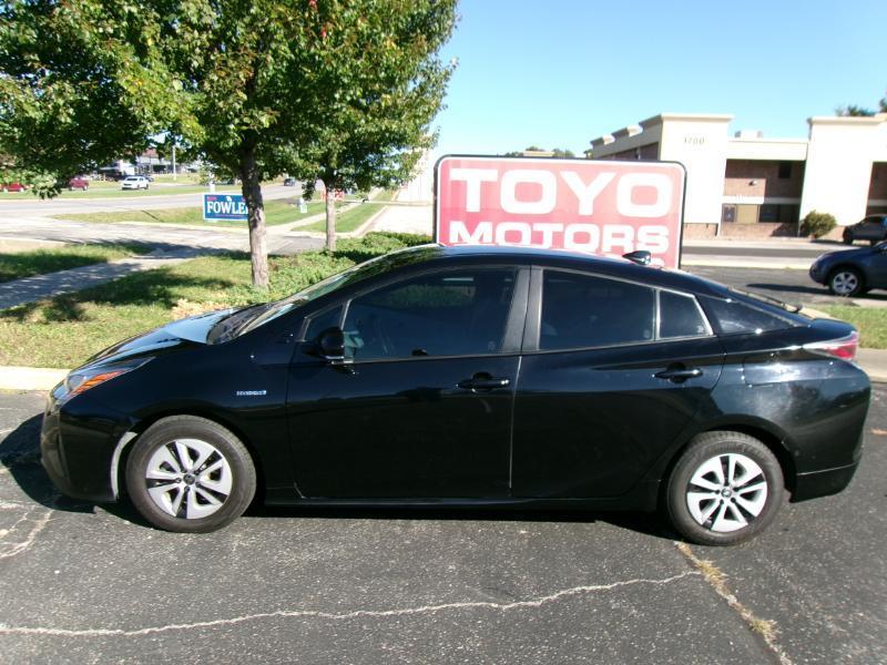 Toyota Prius Two 2017