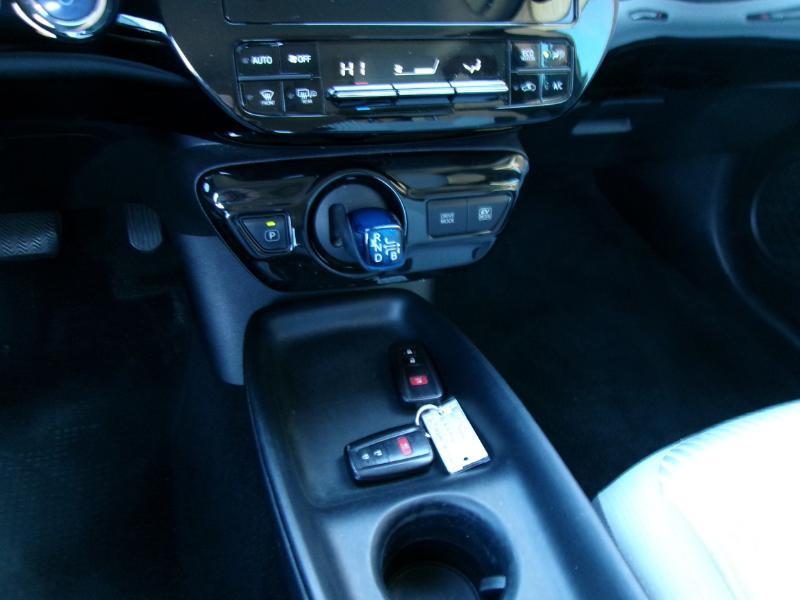 Toyota Prius Two 2017