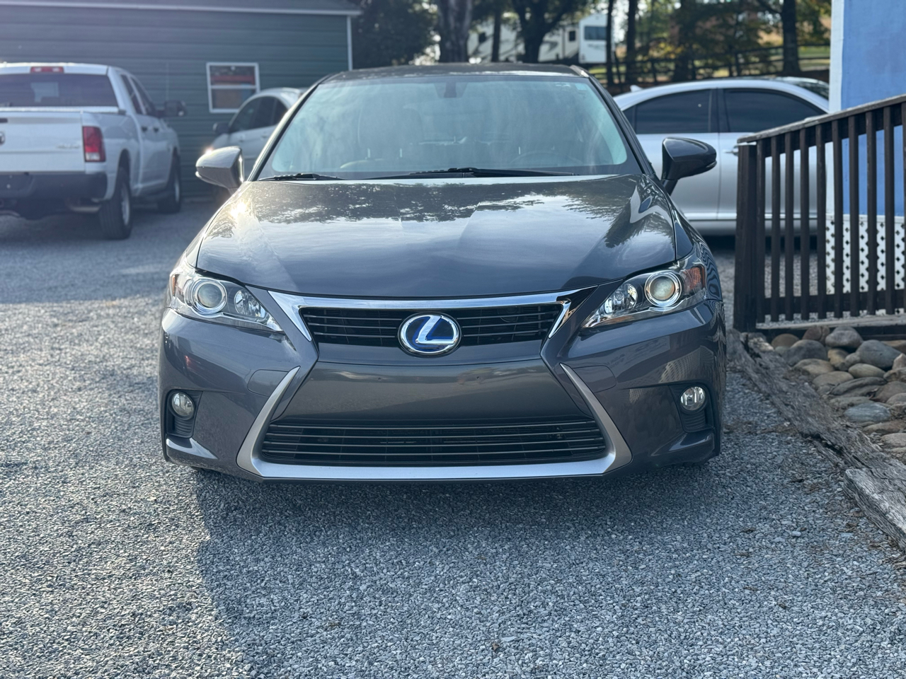 2014 Lexus CT 200h photo 2