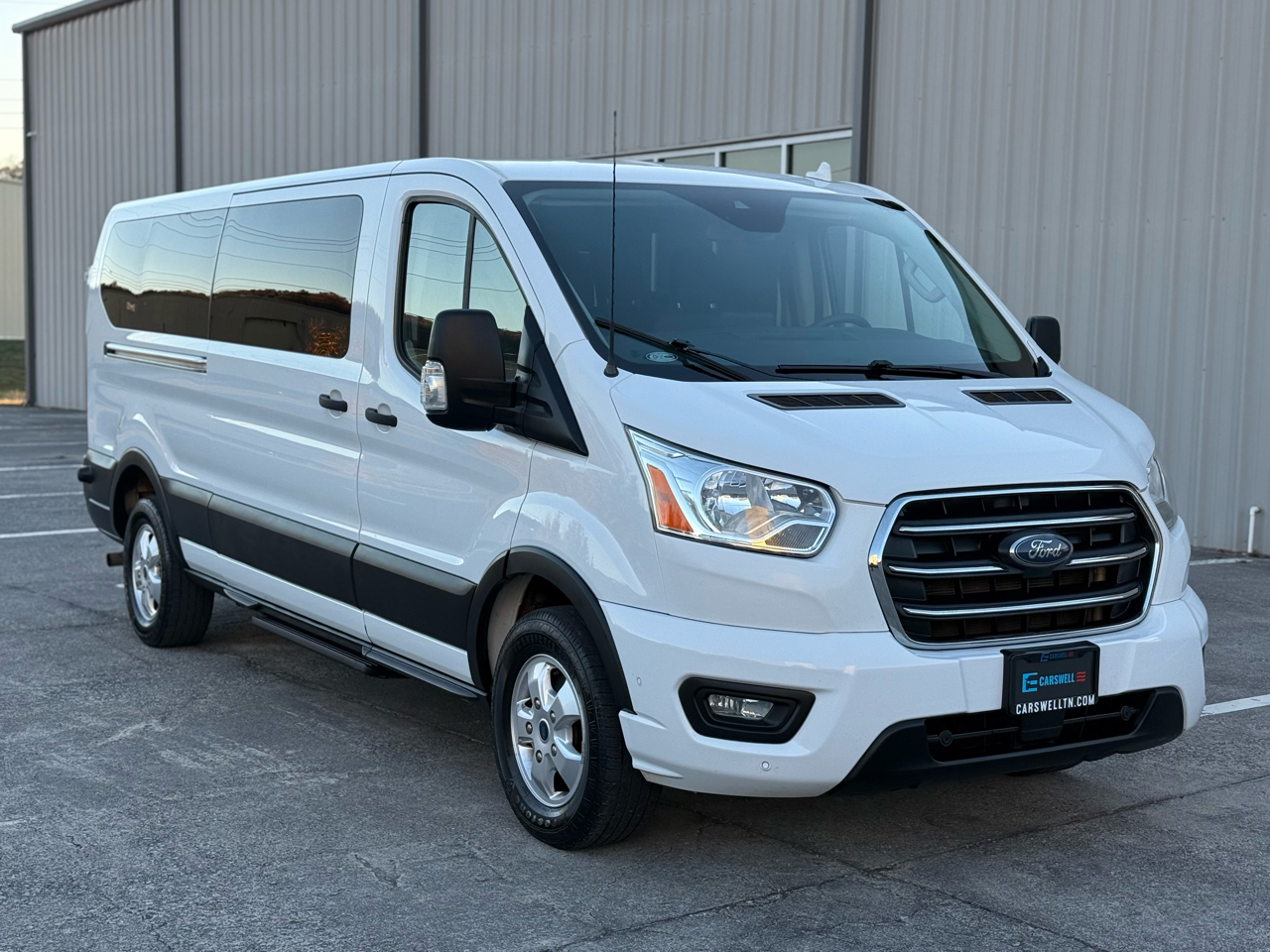 2020 Ford Transit Passenger XLT photo 3