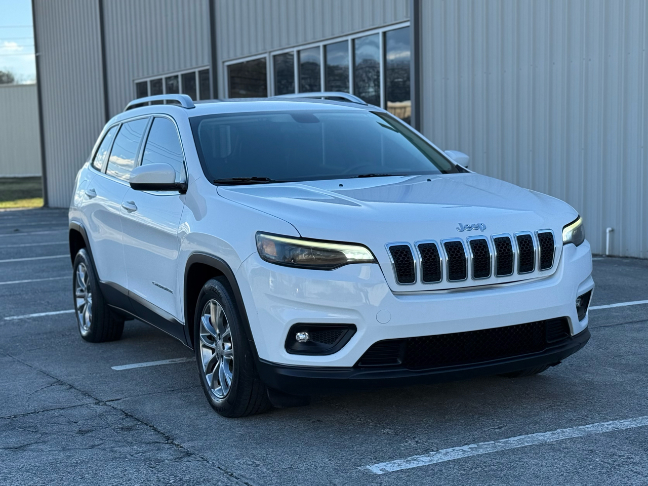 2019 Jeep Cherokee Latitude photo 2