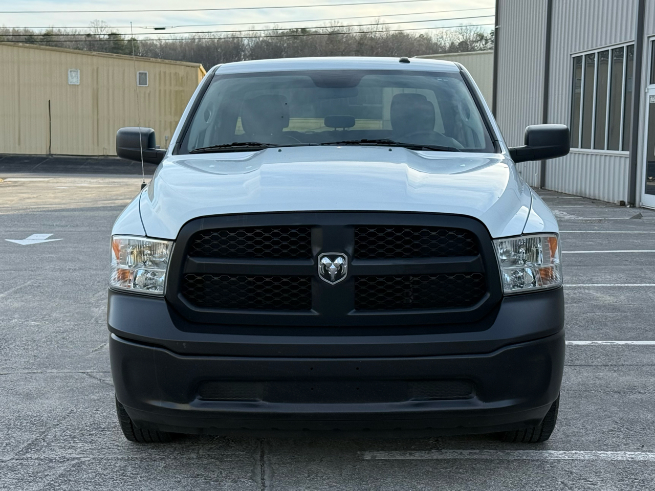RAM 1500 Classic Tradesman 4x2 Crew Cab 5'7" Box 2023
