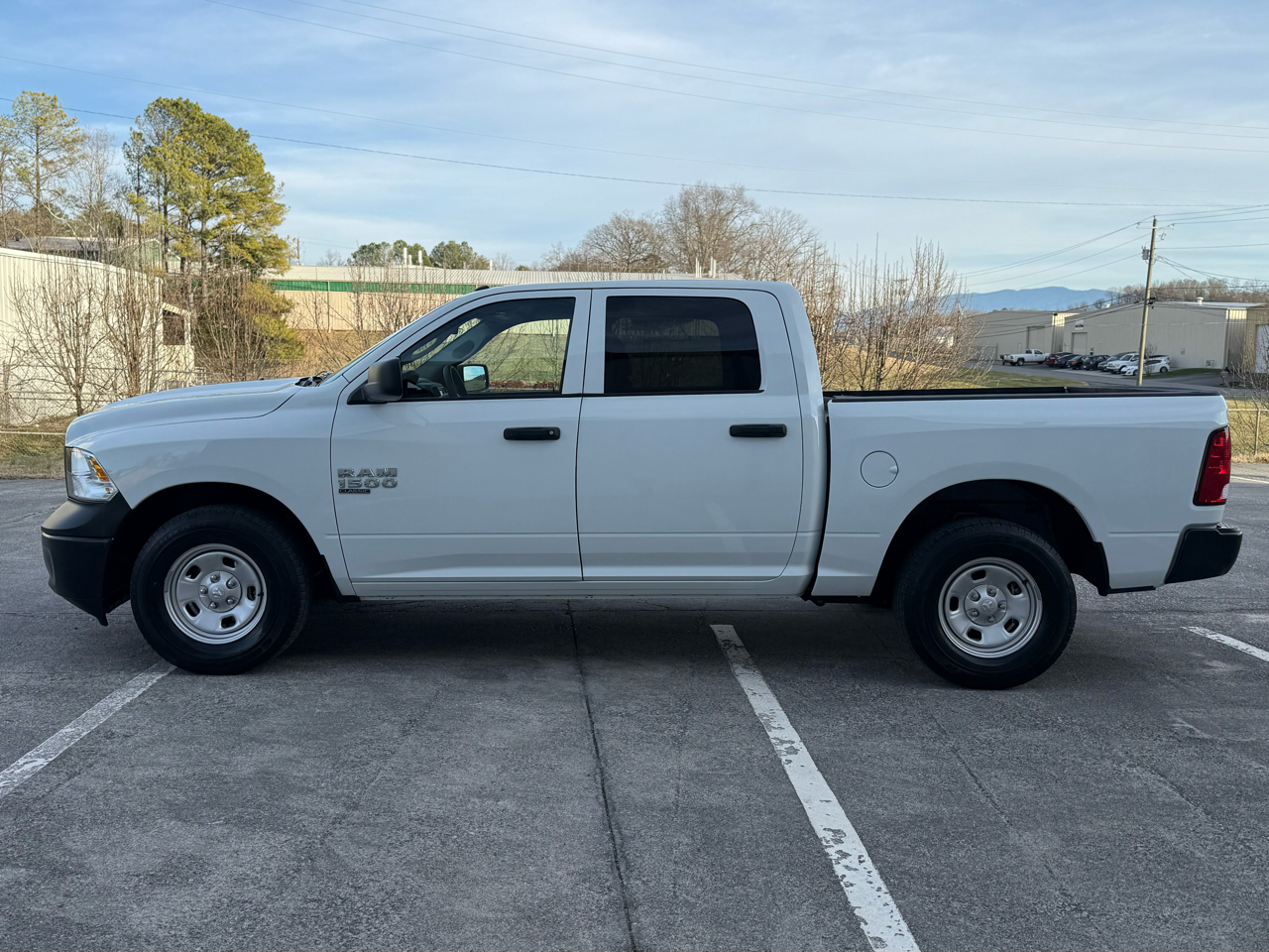 RAM 1500 Classic Tradesman 4x2 Crew Cab 5'7" Box 2023