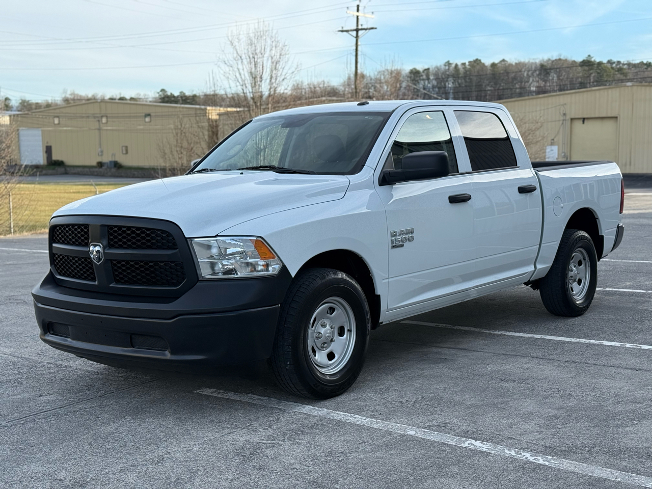 RAM 1500 Classic Tradesman 4x2 Crew Cab 5'7" Box 2023