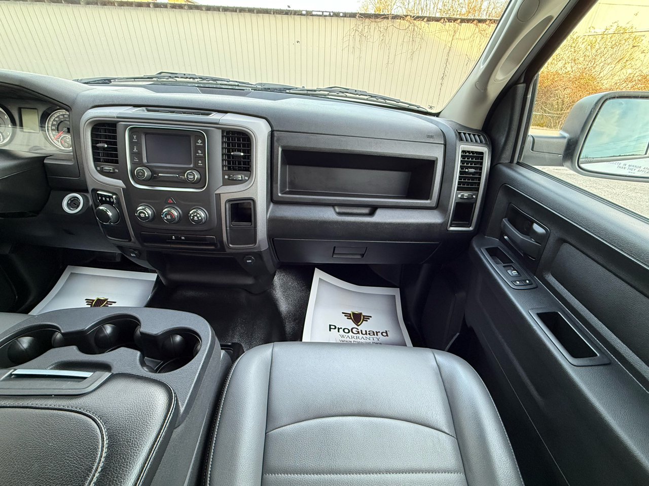 RAM 1500 Classic Tradesman 4x2 Crew Cab 5'7" Box 2023