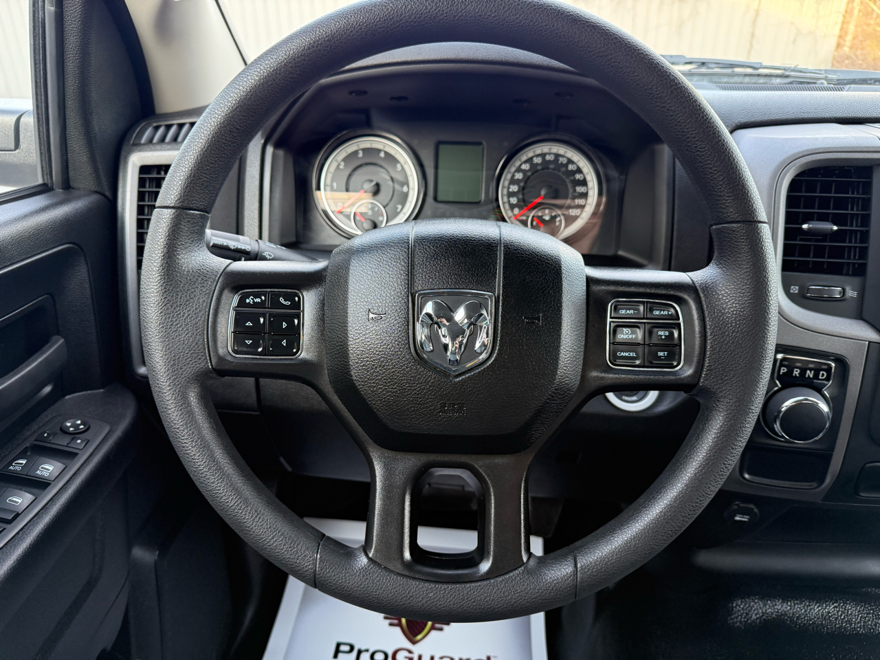 RAM 1500 Classic Tradesman 4x2 Crew Cab 5'7" Box 2023