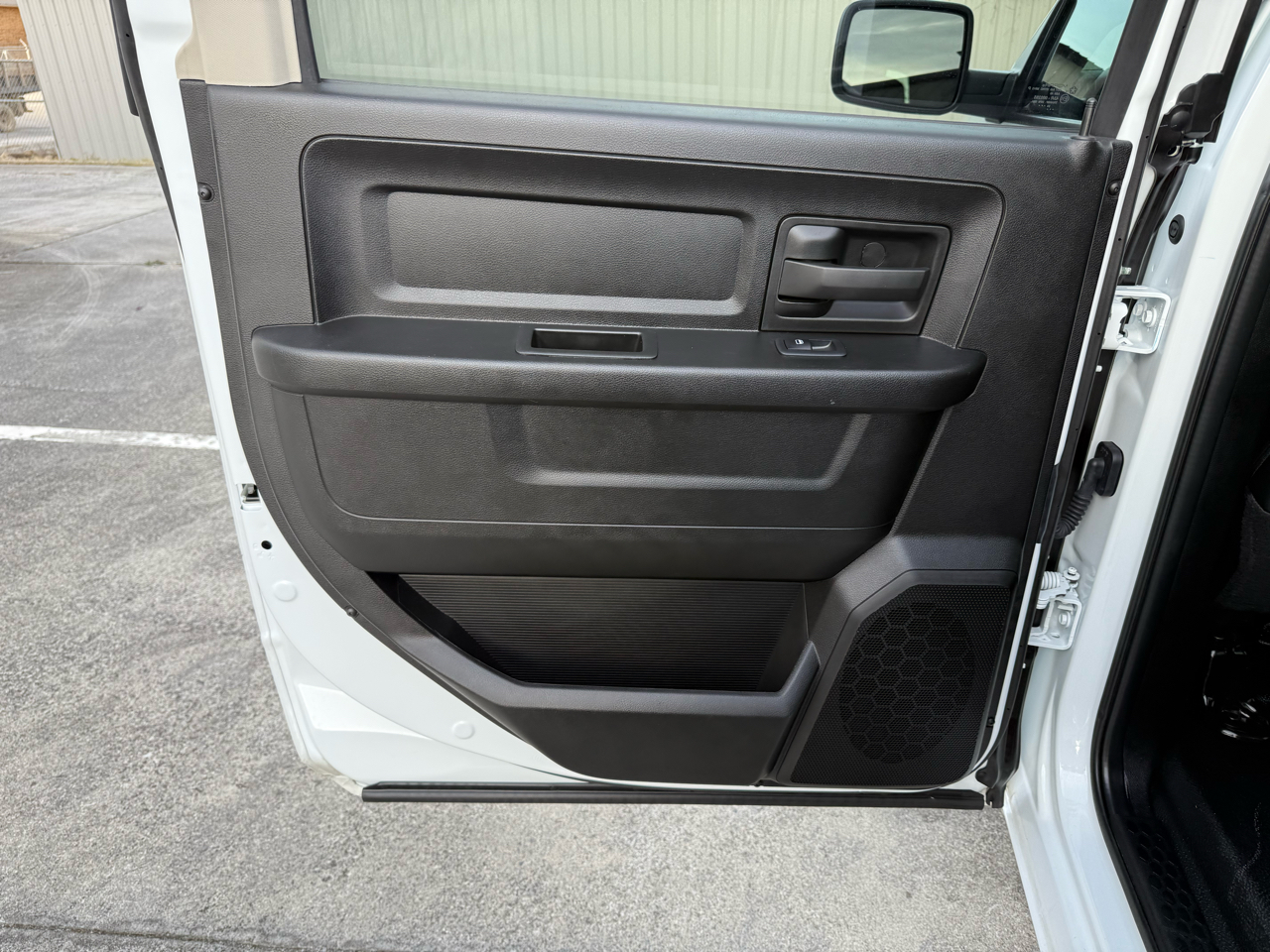 RAM 1500 Classic Tradesman 4x2 Crew Cab 5'7" Box 2023